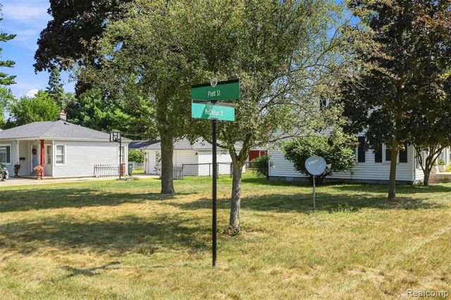 8251 Mcclellan Street, Utica, MI 48317