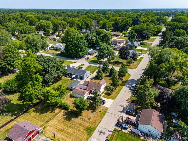 8251 Mcclellan Street, Utica, MI 48317