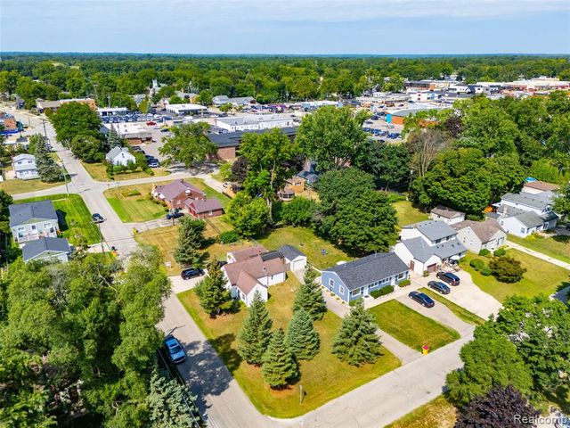 8251 Mcclellan Street, Utica, MI 48317