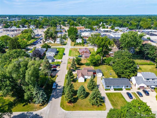 8251 Mcclellan Street, Utica, MI 48317