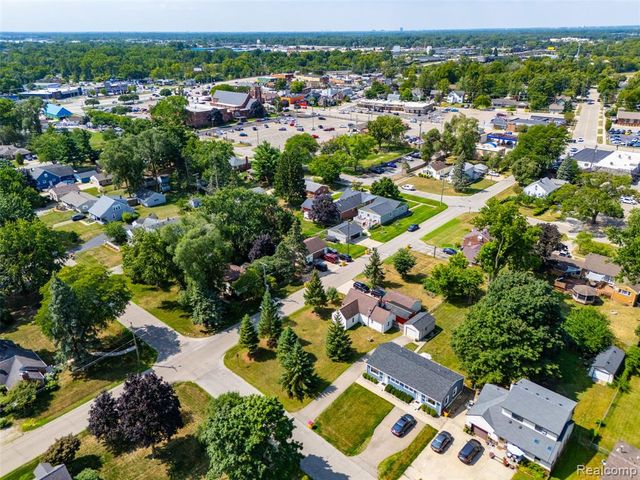 8251 Mcclellan Street, Utica, MI 48317