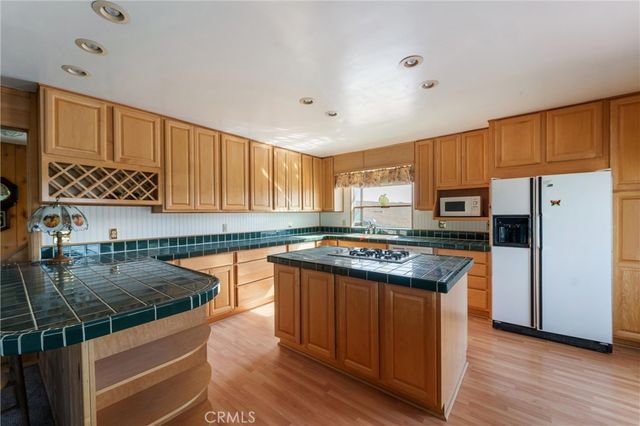 38080 Ribbonwood Lane, Mountain Center, CA 92561