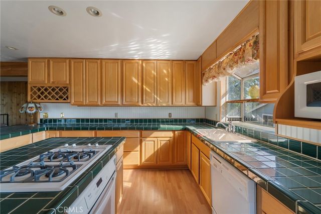 38080 Ribbonwood Lane, Mountain Center, CA 92561