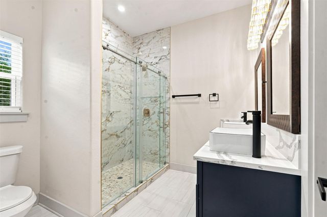 2218 South Street, Houston, TX 77009