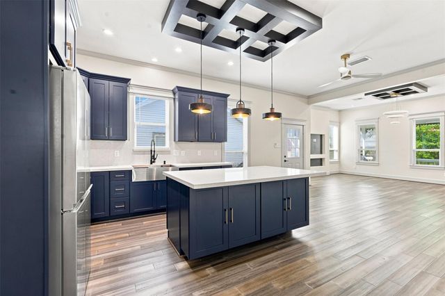 2218 South Street, Houston, TX 77009