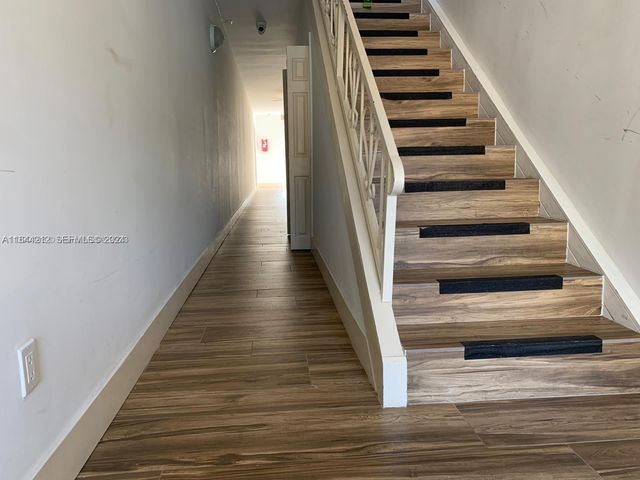 2500 NE 192nd Street, Miami, FL 33180