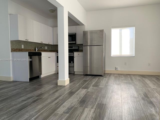 2500 NE 192nd Street, Miami, FL 33180