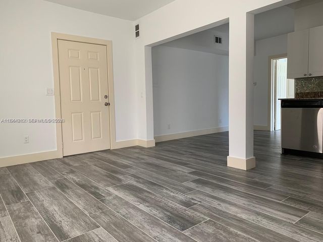 2500 NE 192nd Street, Miami, FL 33180