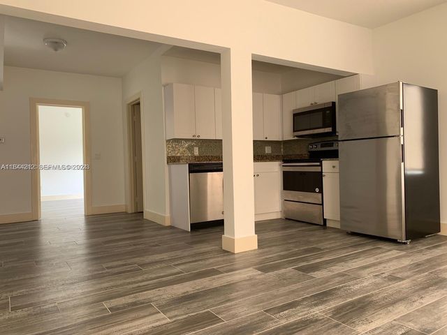 2500 NE 192nd Street, Miami, FL 33180