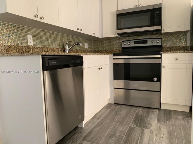 2500 NE 192nd Street, Miami, FL 33180