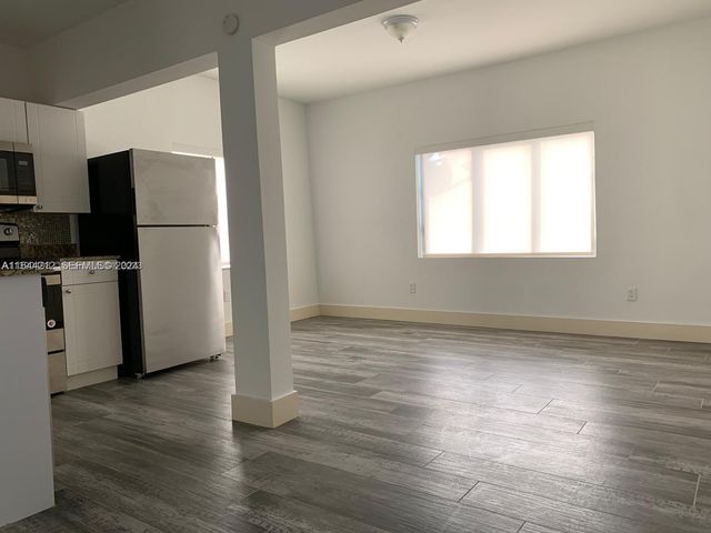 2500 NE 192nd Street, Miami, FL 33180