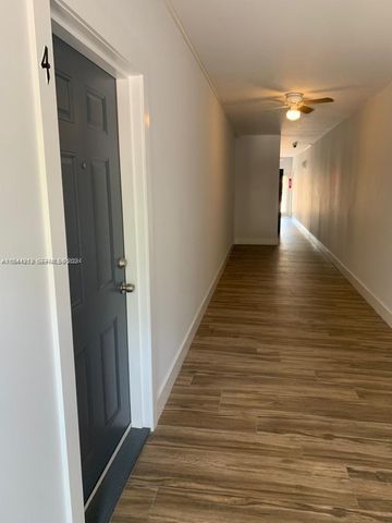 2500 NE 192nd Street, Miami, FL 33180