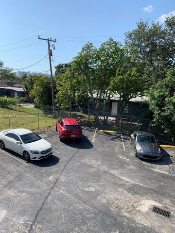 2500 NE 192nd Street, Miami, FL 33180