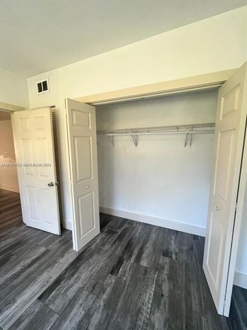 2500 NE 192nd Street, Miami, FL 33180