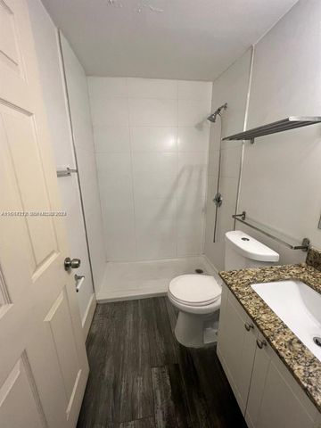 2500 NE 192nd Street, Miami, FL 33180