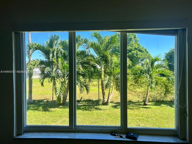2500 NE 192nd Street, Miami, FL 33180