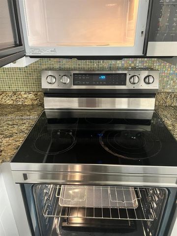 2500 NE 192nd Street, Miami, FL 33180
