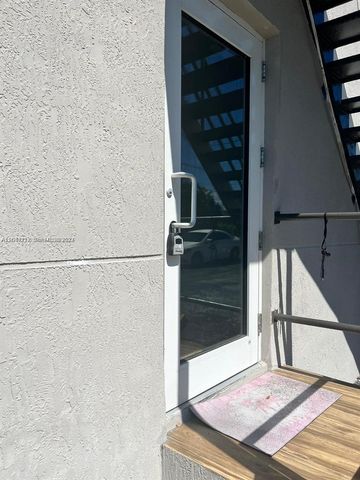 2500 NE 192nd Street, Miami, FL 33180
