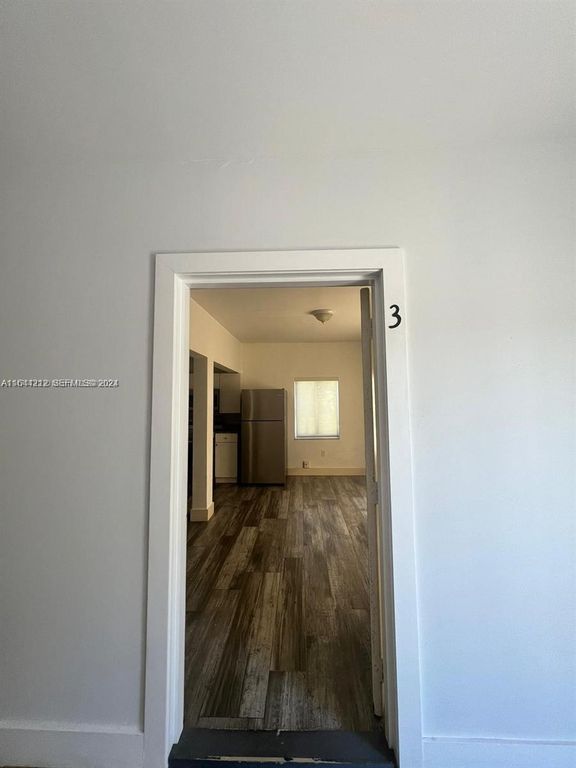 2500 NE 192nd Street, Miami, FL 33180