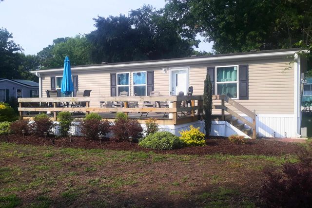 1617 Crystal Lake Dr., Myrtle Beach, SC 29575