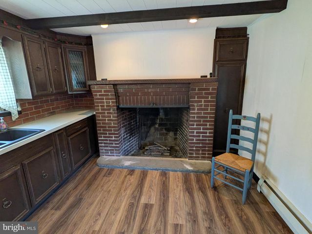 8690 JONESTOWN RD, Grantville, PA 17028