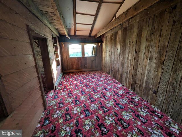 8690 JONESTOWN RD, Grantville, PA 17028