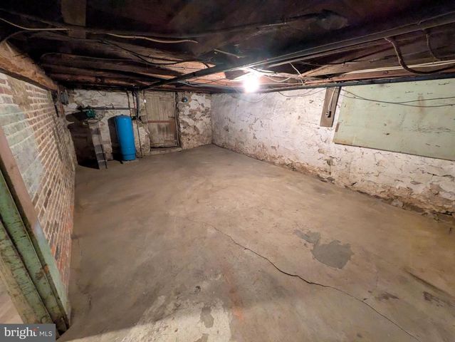 8690 JONESTOWN RD, Grantville, PA 17028