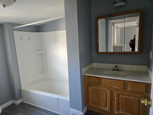 452 Manchester Street, Manchester, NH 03103