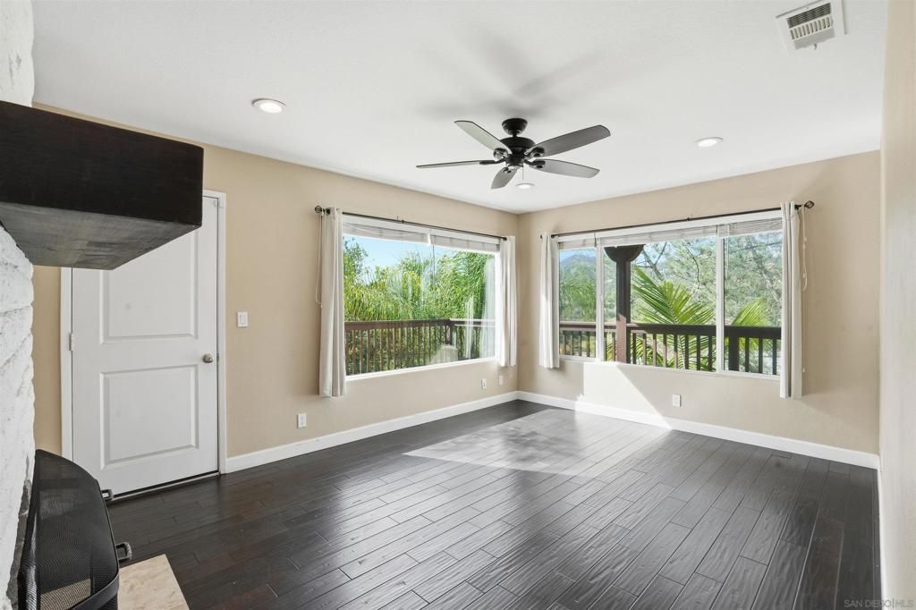 Image 16 of property listing at 1226 Country Club, Escondido, CA 92029