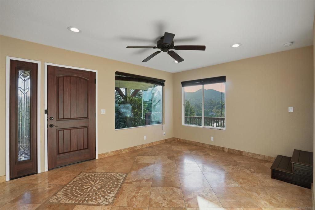 Image 8 of property listing at 1226 Country Club, Escondido, CA 92029