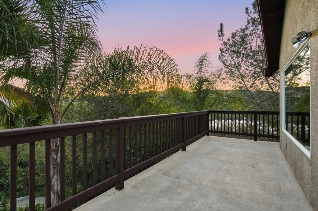 Image 9 of property listing at 1226 Country Club, Escondido, CA 92029