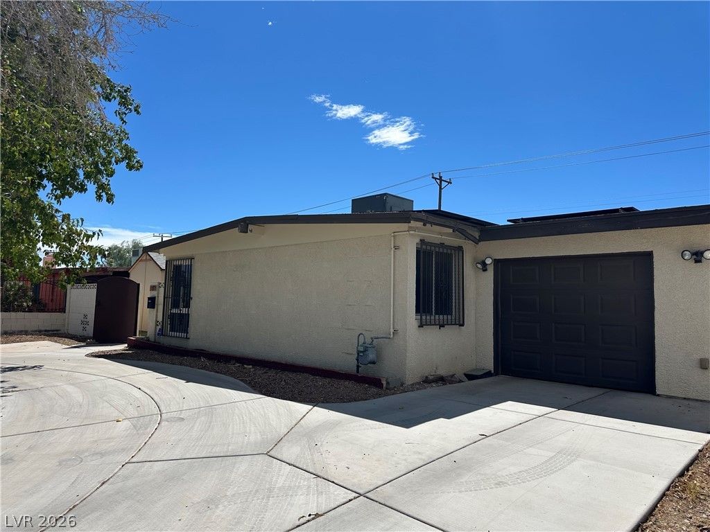 1571 Serenada Avenue, Las Vegas, NV 89169 — photo 2