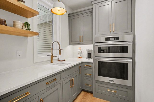 14805 Crest View Court, South Haven Twp, MI 49090