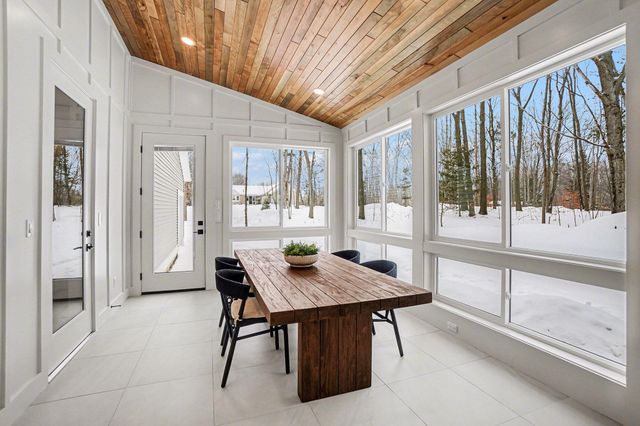 14805 Crest View Court, South Haven Twp, MI 49090