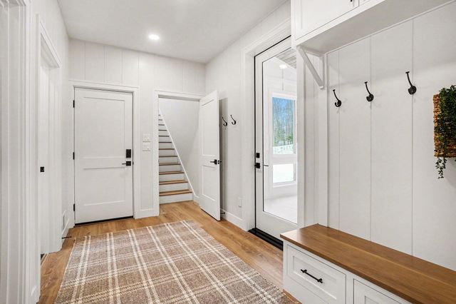 14805 Crest View Court, South Haven Twp, MI 49090