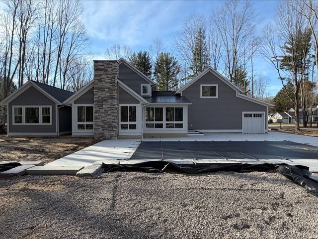 14805 Crest View Court, South Haven Twp, MI 49090