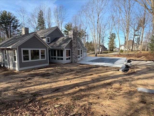 14805 Crest View Court, South Haven Twp, MI 49090