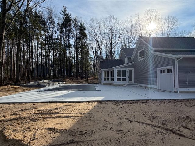 14805 Crest View Court, South Haven Twp, MI 49090