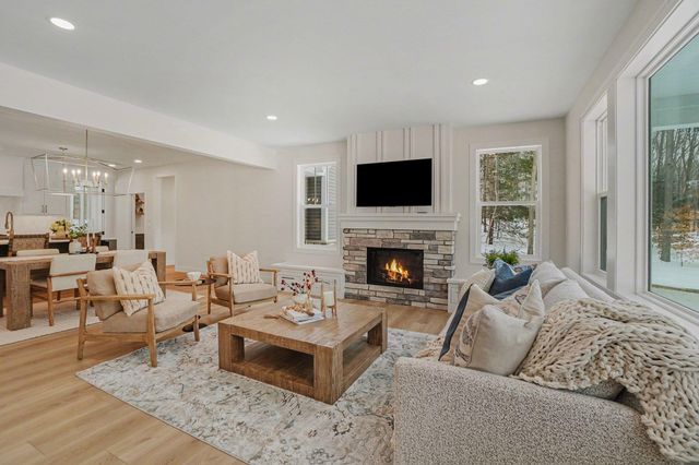 14805 Crest View Court, South Haven Twp, MI 49090