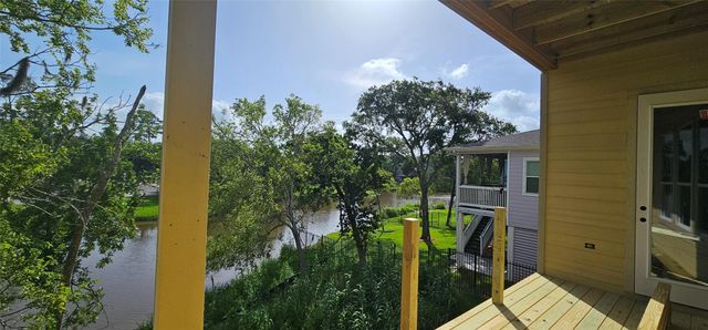 3905 Peacock Isle Drive, Dickinson, TX 77539