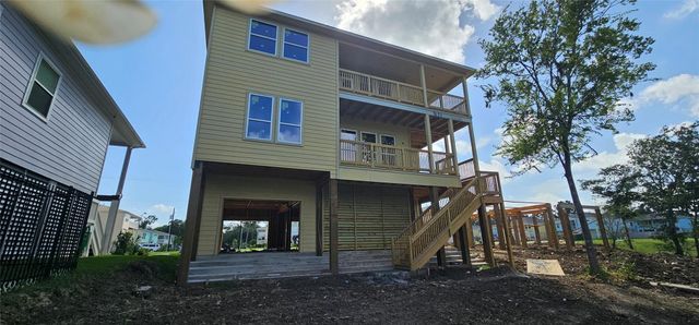 3905 Peacock Isle Drive, Dickinson, TX 77539