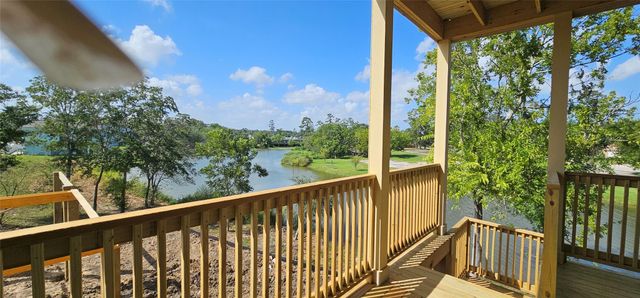 3905 Peacock Isle Drive, Dickinson, TX 77539