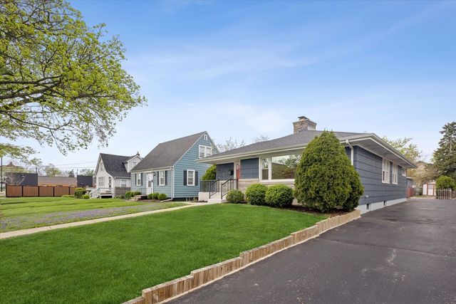 123 E Columbia Avenue, Elmhurst, IL 60126