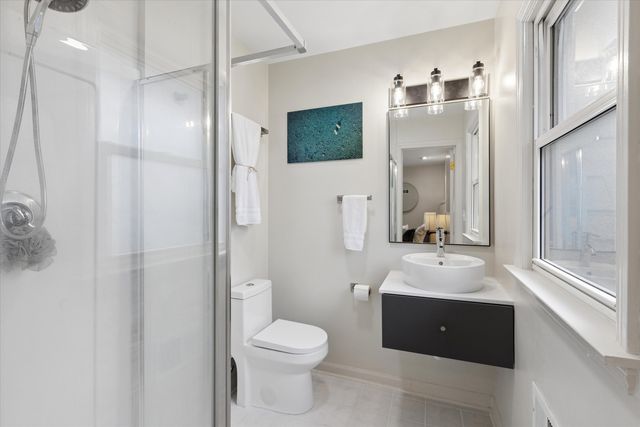 123 E Columbia Avenue, Elmhurst, IL 60126