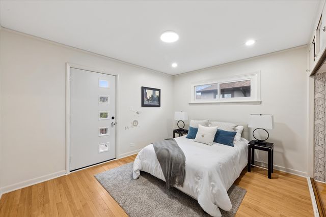 123 E Columbia Avenue, Elmhurst, IL 60126