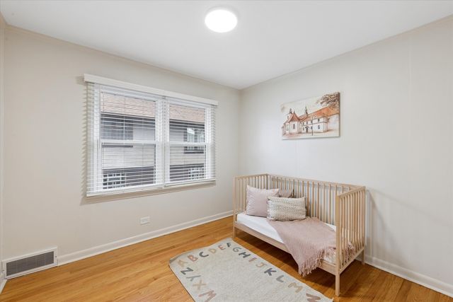 123 E Columbia Avenue, Elmhurst, IL 60126