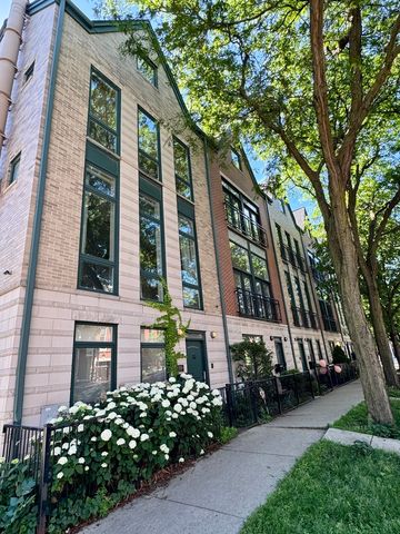 1107 N Wolcott Avenue, Chicago, IL 60622