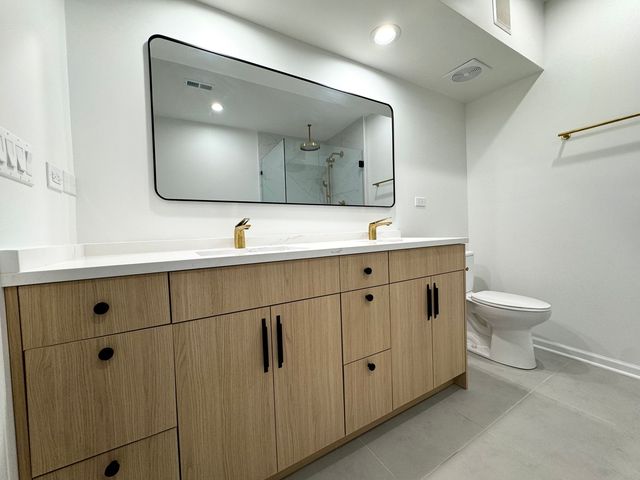 1107 N Wolcott Avenue, Chicago, IL 60622