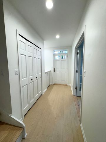 1107 N Wolcott Avenue, Chicago, IL 60622
