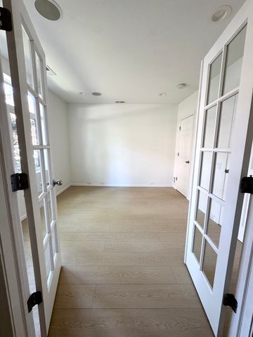 1107 N Wolcott Avenue, Chicago, IL 60622